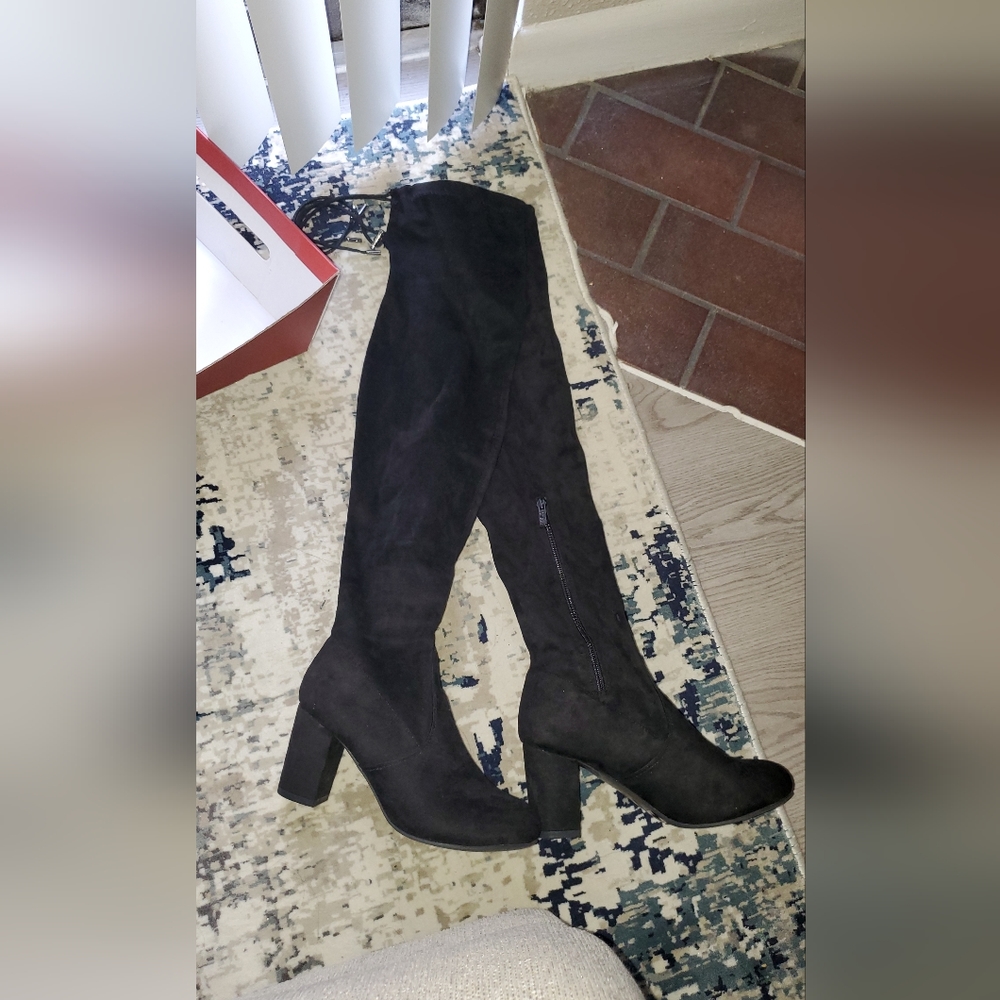 *SOLD* Black Suede Boots